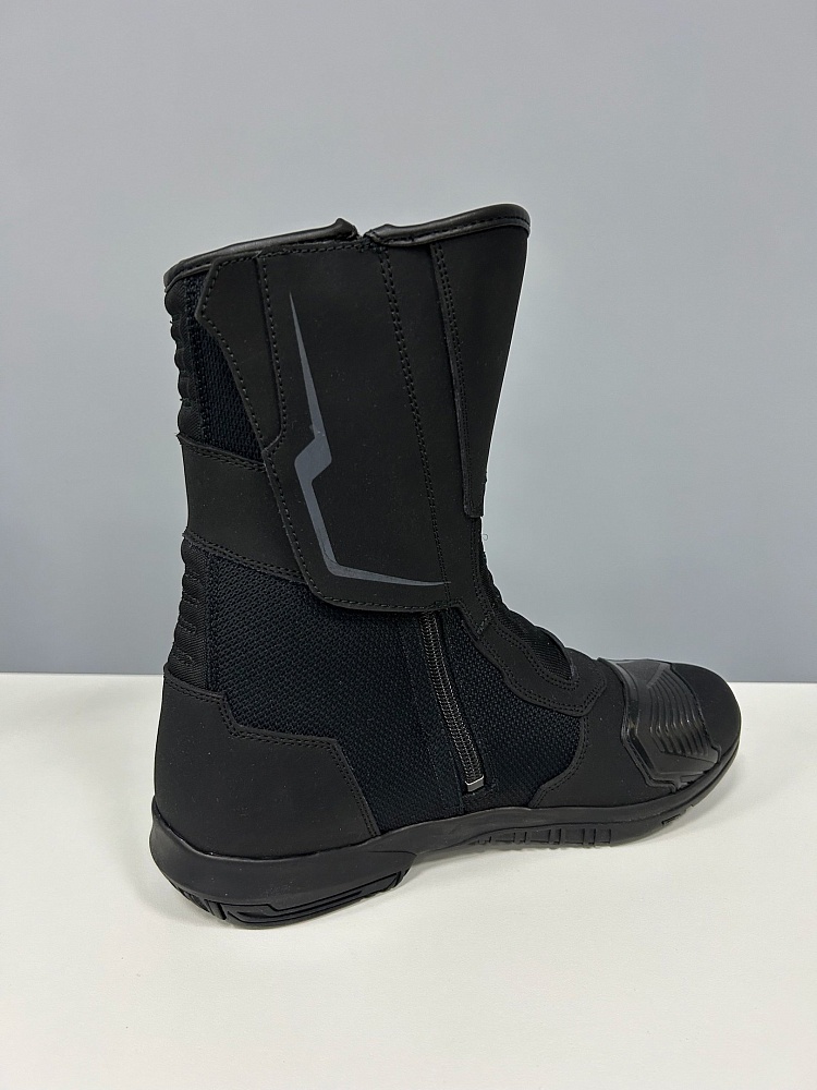 Мотоботы гоночные Berg Aldo Black