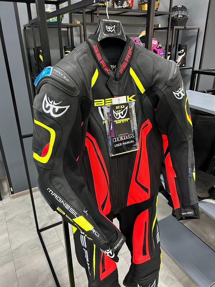 Мотокомбинезон Berik 5