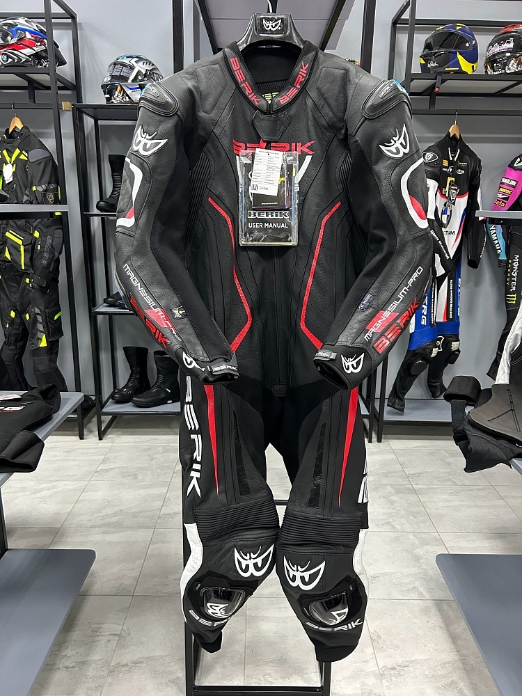 Мотокомбинезон Berik 4