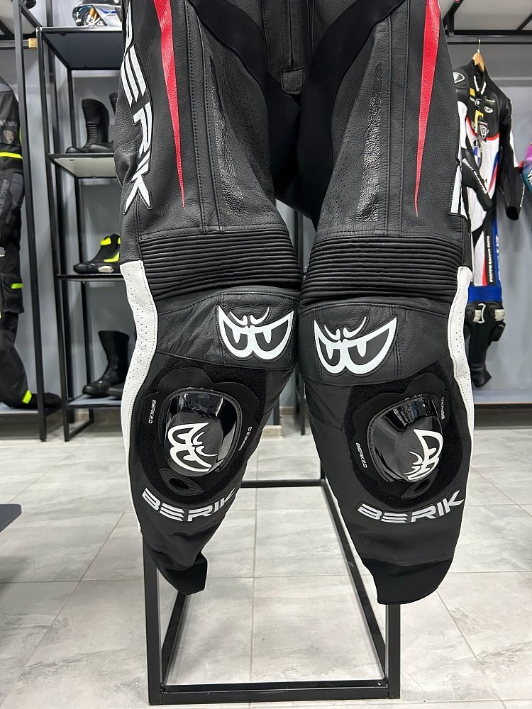 Мотокомбинезон Berik 4