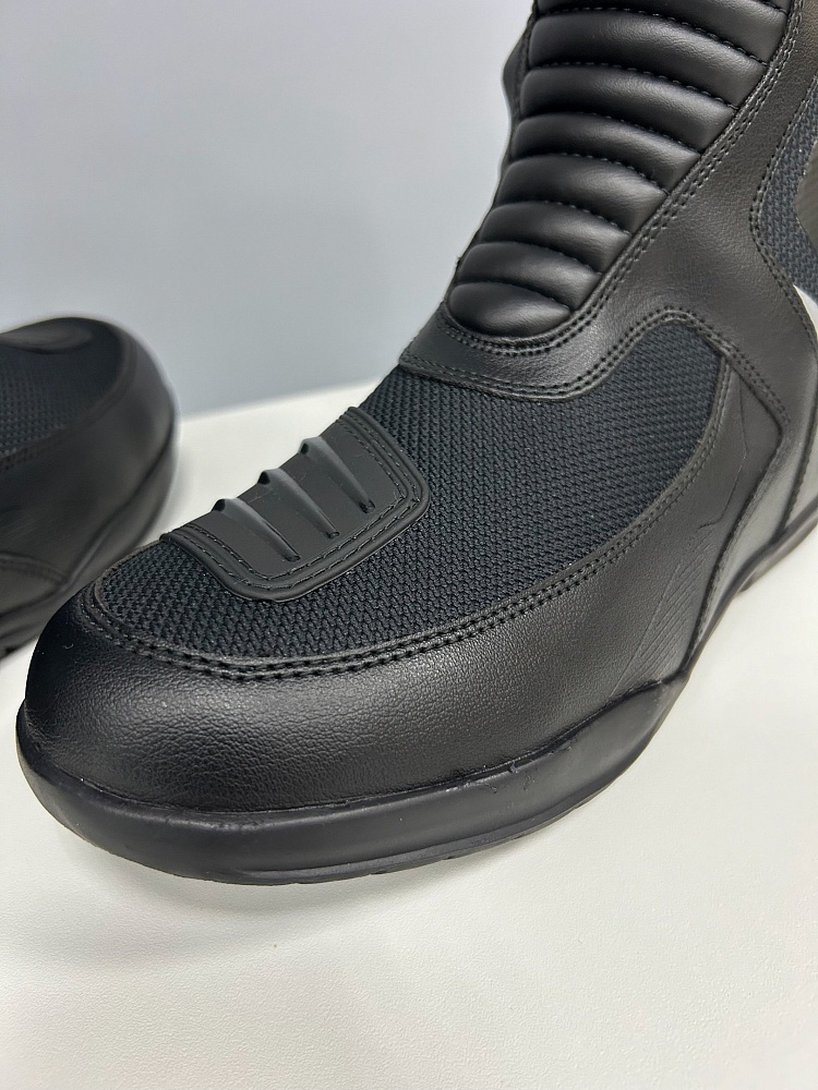 Мотоботы гоночные Berg Attico