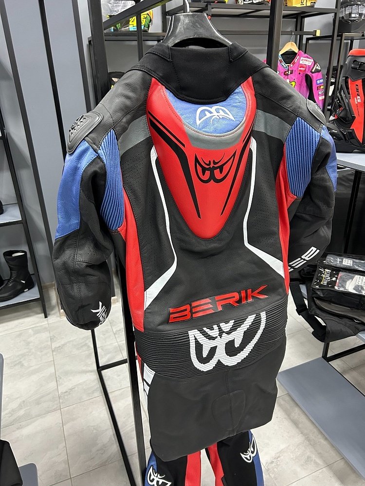 Мотокомбинезон Berik