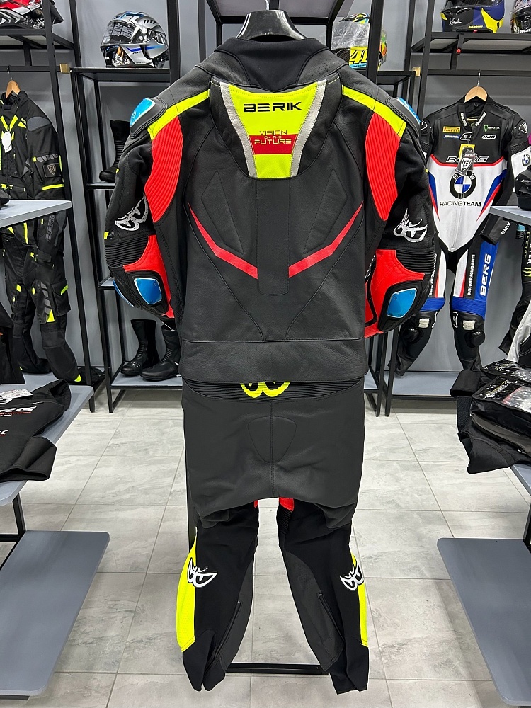 Мотокомбинезон Berik 4