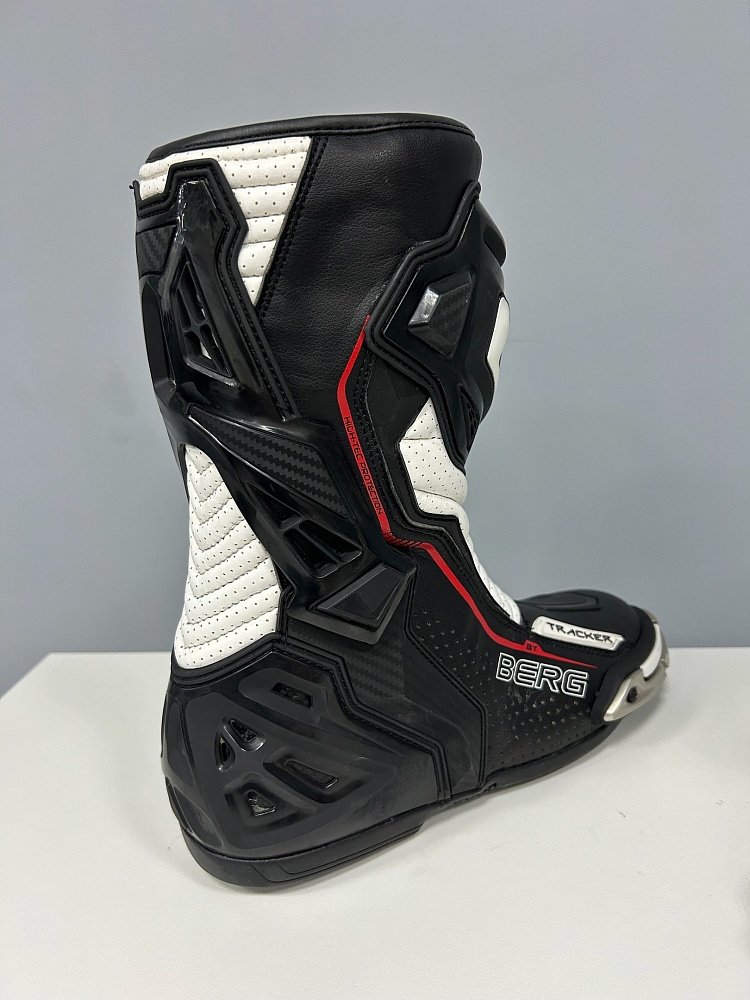 Мотоботы гоночные BERG Tracker white
