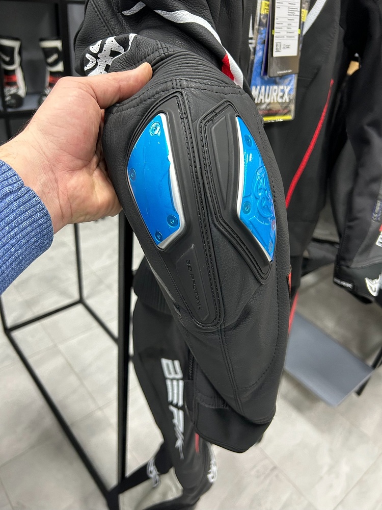 Мотокомбинезон Berik 5