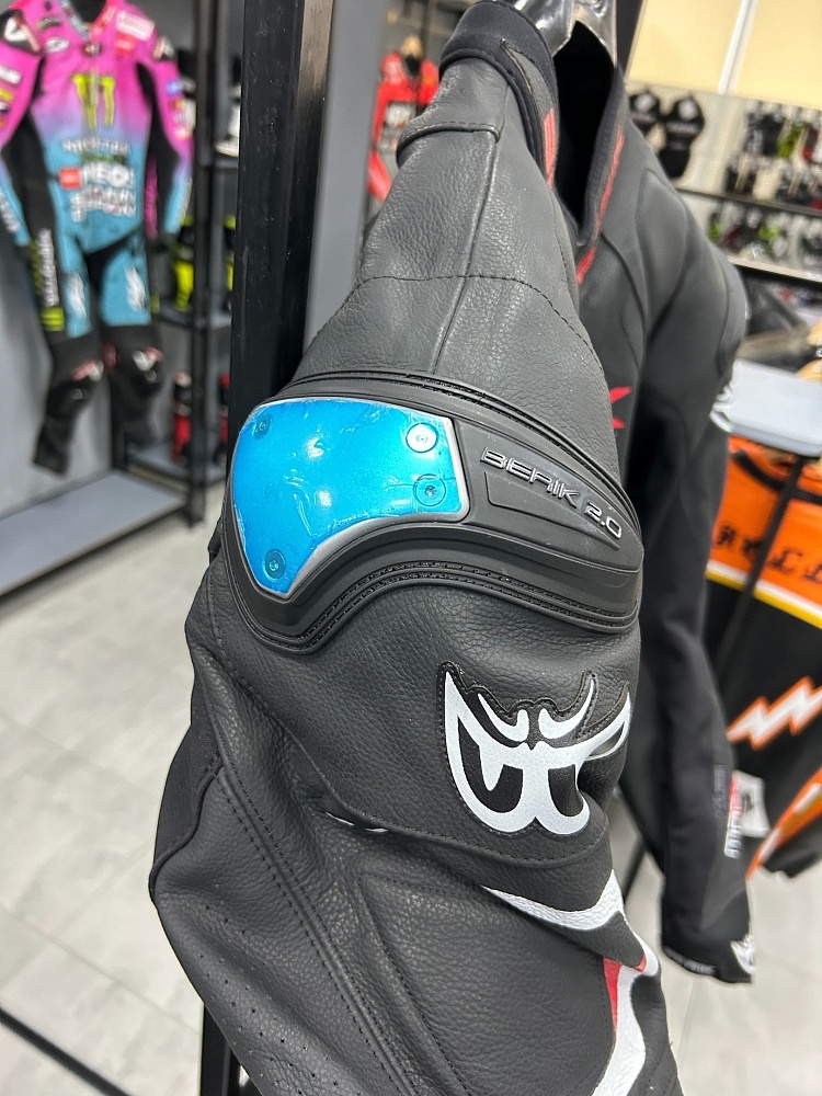 Мотокомбинезон Berik 5